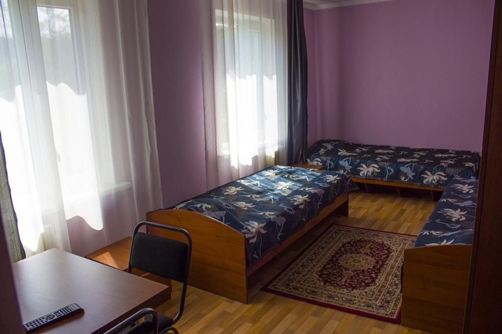 Hotel Tahar Almatý Habitación foto